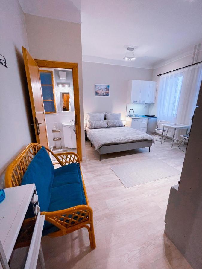 Falk Studio Apartment *